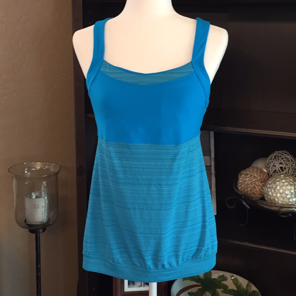 ATHLETA 🩵 Workout Top with Support Bra - Picture 1 of 4